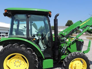 John Deere 5055E tractor de vanzare stare perfecta de functionare foto 4