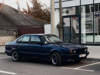 BMW 5 Series foto 2