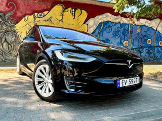 Tesla Model X foto 1