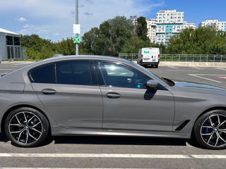 BMW 5 Series foto 4