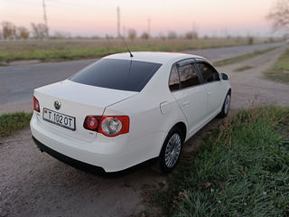 Volkswagen Jetta foto 4