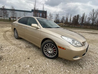 Lexus ES Series