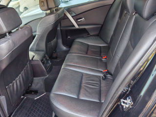 BMW 5 Series фото 7