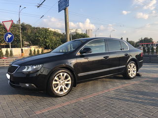 Skoda Superb foto 2