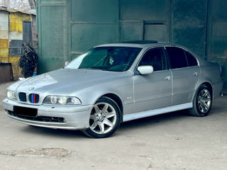 BMW 5 Series foto 2