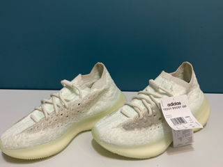 Распродажа оригинальных кроссовок от Adidas Yeezy boost 380 foto 1