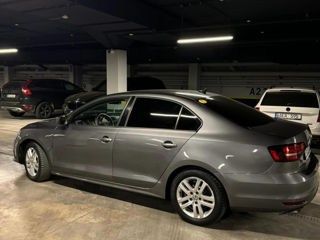 Volkswagen Jetta foto 2