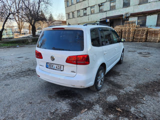 Volkswagen Touran foto 4