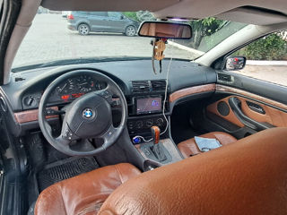 BMW 5 Series foto 4