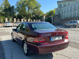 Mercedes C-Class foto 3