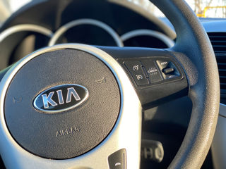 KIA Venga foto 8