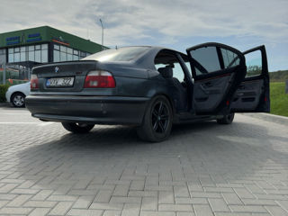 BMW 5 Series foto 9