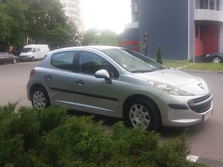 Peugeot 207 foto 2