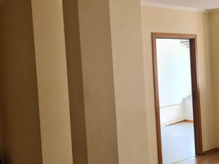 Apartament cu 3 camere, 72 m², Botanica, Chișinău foto 2