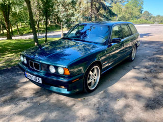 BMW 5 Series foto 3