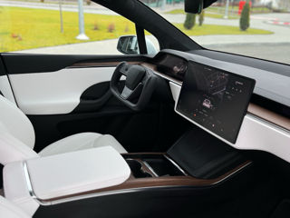 Tesla Model X foto 9