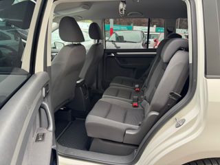 Volkswagen Touran foto 16