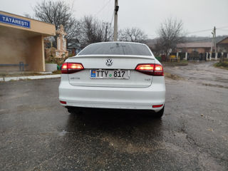 Volkswagen Jetta foto 7