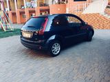 Ford Fiesta foto 4