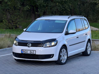 Volkswagen Touran foto 2