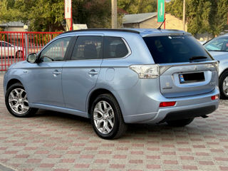 Mitsubishi Outlander foto 3