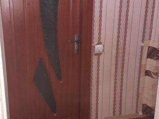 Se vinde urgent apartament în orașul Ștefan Vodă! foto 1