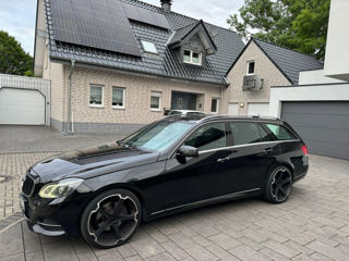 Mercedes E-Class Wagon foto 3