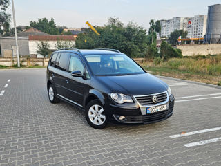 Volkswagen Touran foto 3