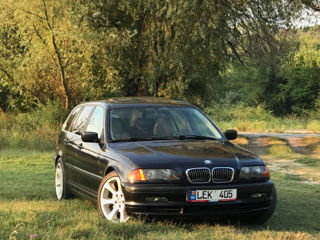 BMW 3 Series Touring foto 1