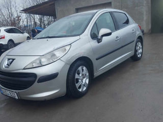 Peugeot 207 foto 2