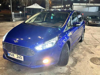 Ford S-Max foto 1