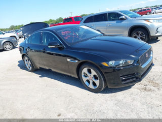 Jaguar XE foto 2