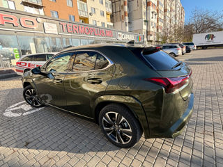 Lexus UX foto 2