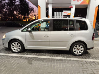 Volkswagen Touran foto 7