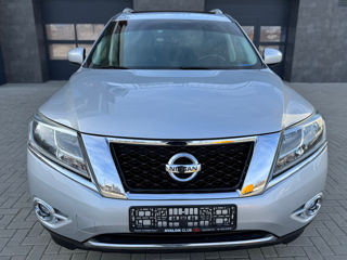 Nissan Pathfinder foto 0