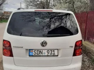 Volkswagen Touran foto 4