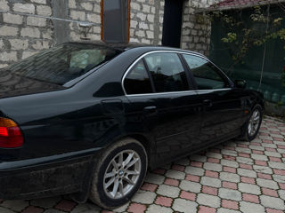 BMW 5 Series foto 4