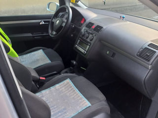 Volkswagen Touran foto 3