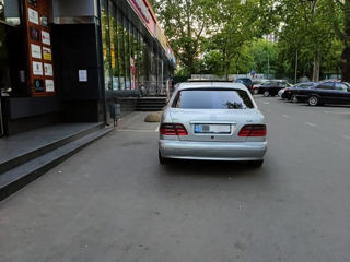 Mercedes E-Class foto 2