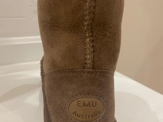UGG
