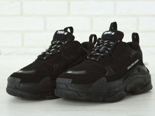 Balenciaga Triple S All Black Unisex foto 3