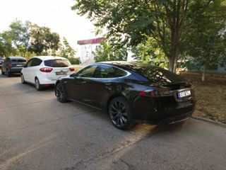 Tesla Model S foto 4