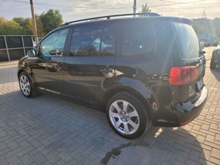 Volkswagen Touran foto 5