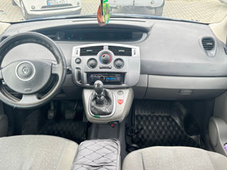 Renault Grand Scenic foto 8