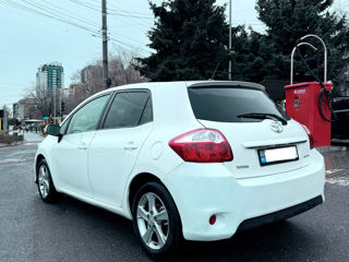 Toyota Auris foto 2