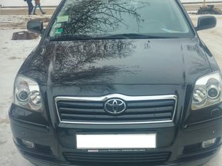 Toyota Avensis foto 6