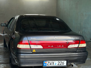 Nissan Maxima foto 1