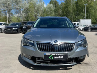 Skoda Superb foto 2