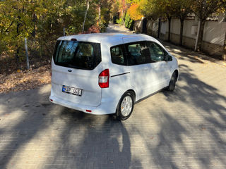 Ford Tourneo Courier foto 3