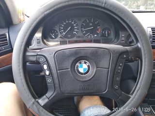 BMW 5 Series foto 9